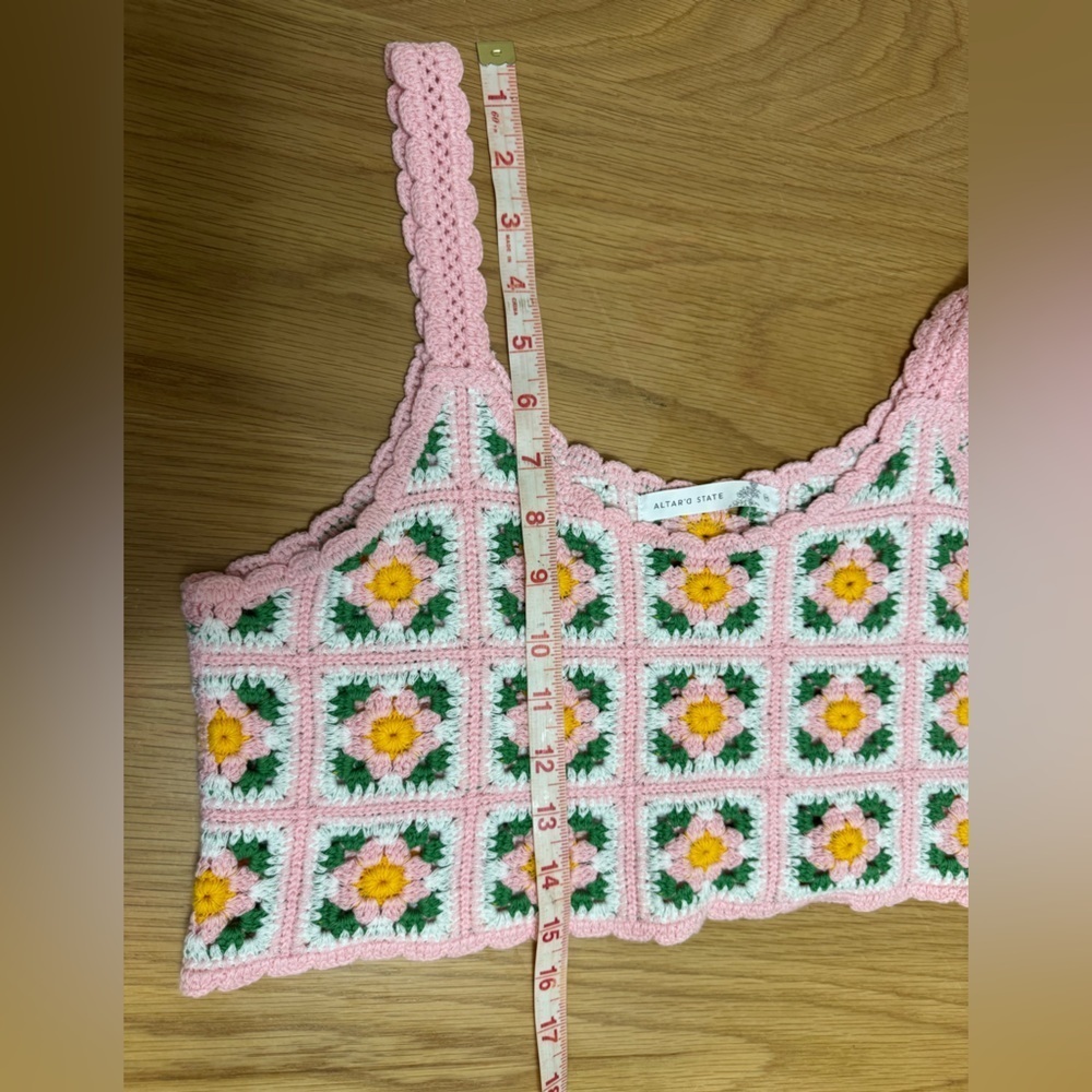 Altar’d State Crochet Daisy Crop Top Size M multicolor  flowers granny square - Picture 6 of 7
